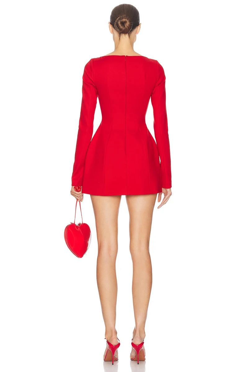 Introducing the Mini Dress Liza - a timeless piece that exudes elegance and sophistication. Crafted from premium materials, this dress features a flattering silhouet