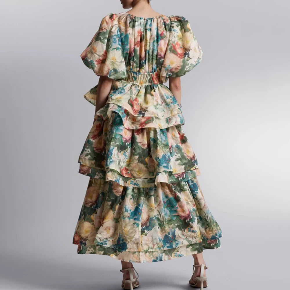Indulge in exquisite fashion with our Hit Printing Dresses. The round neck and puff sleeves elevate the elegance, while the high waist and loose fit provide comfort 
